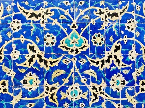 جایگاه نقوش تزئینی در کیفیت بصری آثار هنر اسلامی